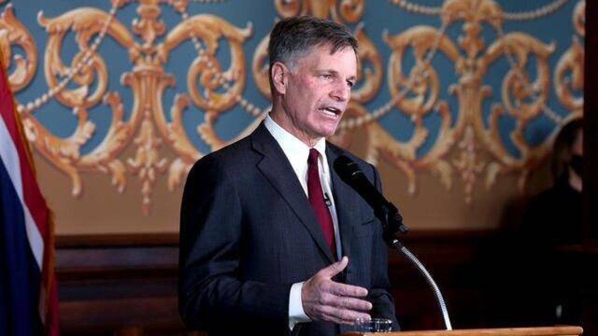 El gobernador de Wyoming, Mark Gordon, ha dado luz verde a una nueva legislación que, de aprobarse, podría acabar con la distribución y uso de la píldora abortiva en el estado.