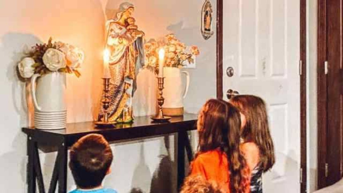 Chiti Hoyos expone algunos sencillos puntos para que Cristo y la fe sean el centro del hogar católico.