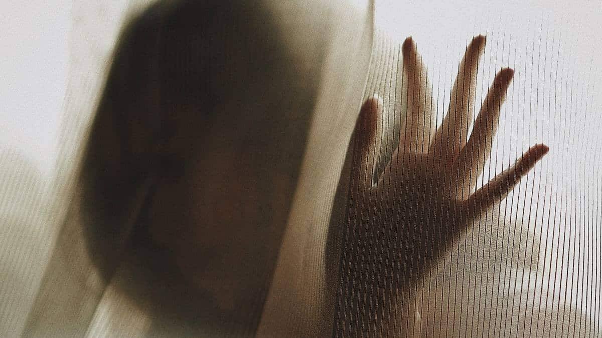 La mayor parte de las madres que abortan a su hijo presentan el síndrome post-aborto, e incluso muchos de los padres que las inducen. Foto (contextual): Claudia Soraya / Unsplash.