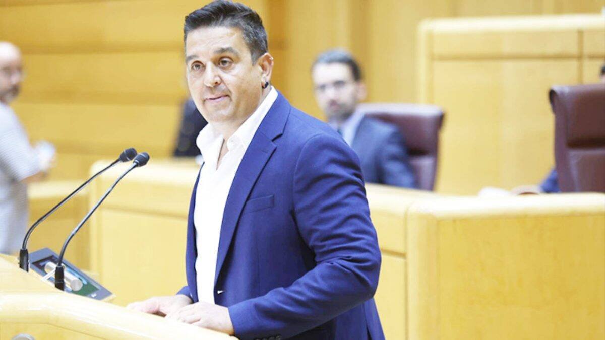 El senador de Compromís Carles Mulet, exige explicaciones de por qué no se retiran las bombas de la basílica del Pilar, consideradas milagrosas,