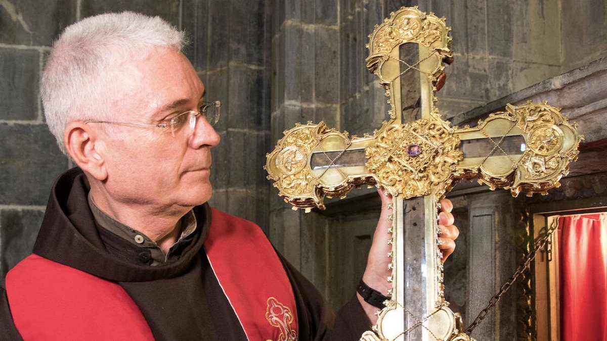En el Monasterio de Santo Toribio de Liébana, Cantabria (España), se encuentra uno de los fragmentos de la cruz de Cristo más grandes y verosímiles de toda la cristiandad: de un árbol con más de dos mil años y abundante en Palestina.