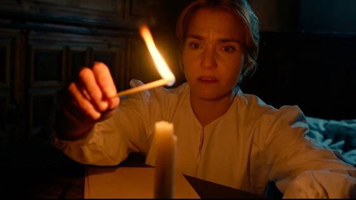 La joven Vicenta María -la actriz Cristina González- busca que la luz de Dios guíe sus decisiones y vocación