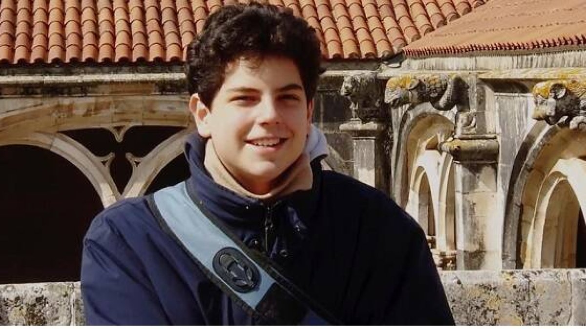 Carlo Acutis murió con 15 años, pero después su vida y fe tocó a multitud de personas de todas las edades