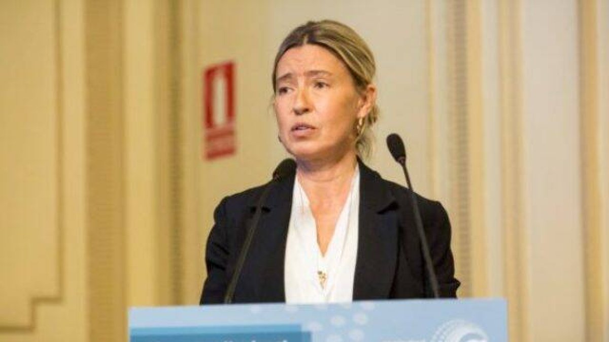 María Calvo Charro, profesora universitaria de derecho y especialista en familia y educación, será una de las ponentes destacadas del VIII Curso de Verano de Polis.