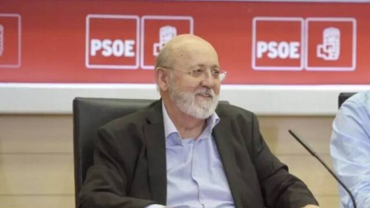 Desde que el socialista José Félix Tezanos controla el CIS, las cifras de católicos son increíblemente bajas