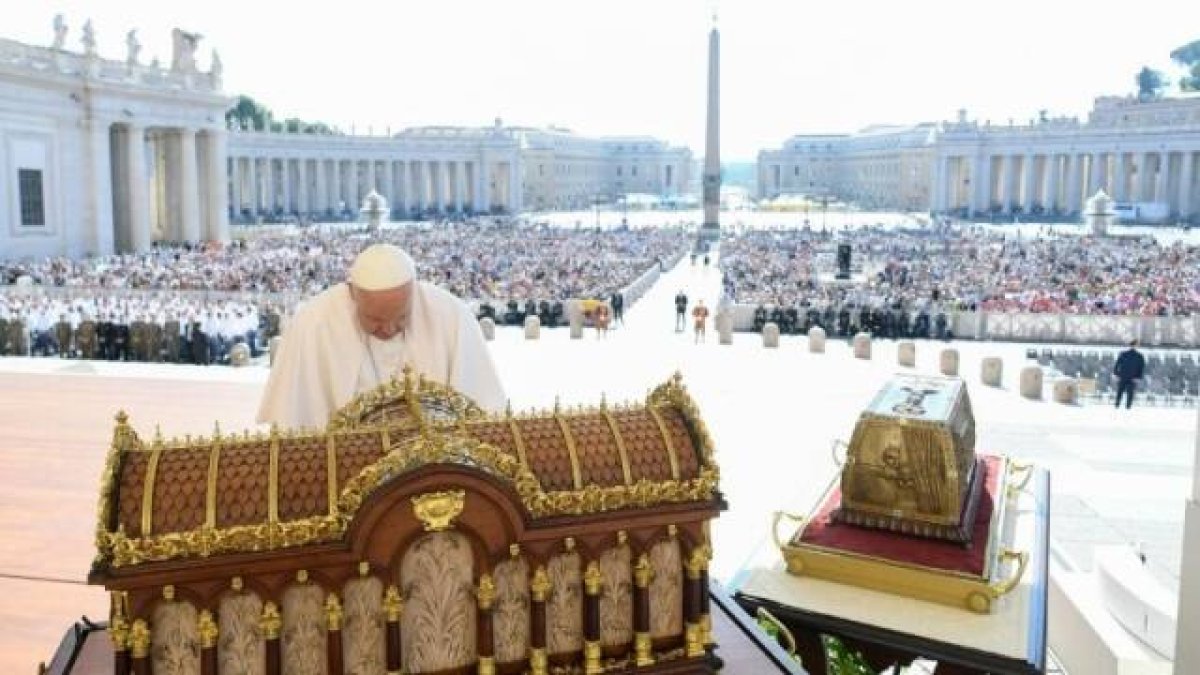 Minutos antes de ser trasladado al hospital Gemelli de Roma para ser operado, Francisco pronunció su audiencia dedicada al celo apostólico y la evangelización y el ejemplo de Santa Teresita.