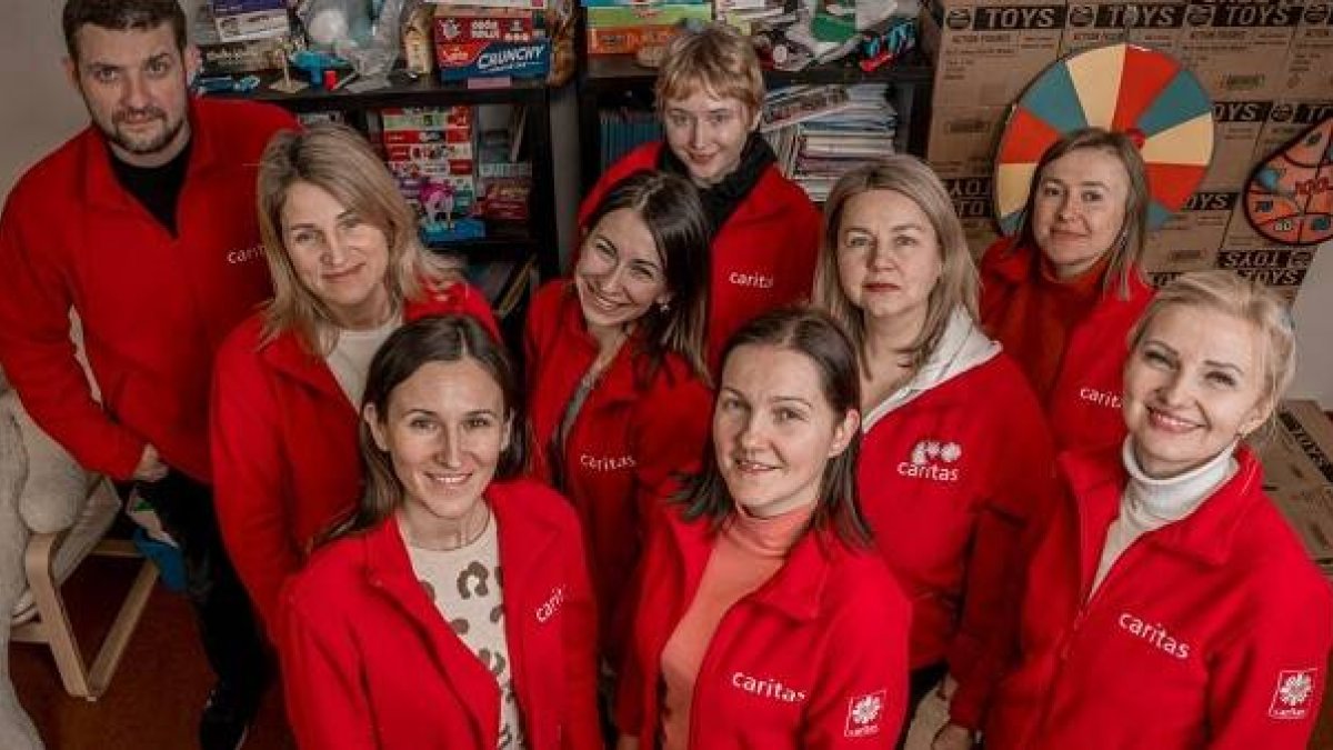 El equipo del centro de atención a refugiados de Cáritas Polonia en Varsovia... tras un año único, pueden estar satisfechos de su trabajo