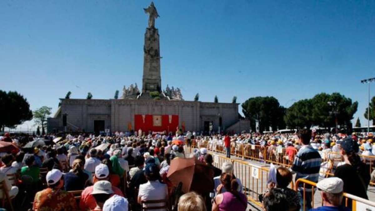 Un breve compendio de la espiritualidad del Sagrado Corazón de Jesús actualizada que puede leerse de dos maneras, según su autor Manuel Vargas: o de principio a fin o a modo de consulta.