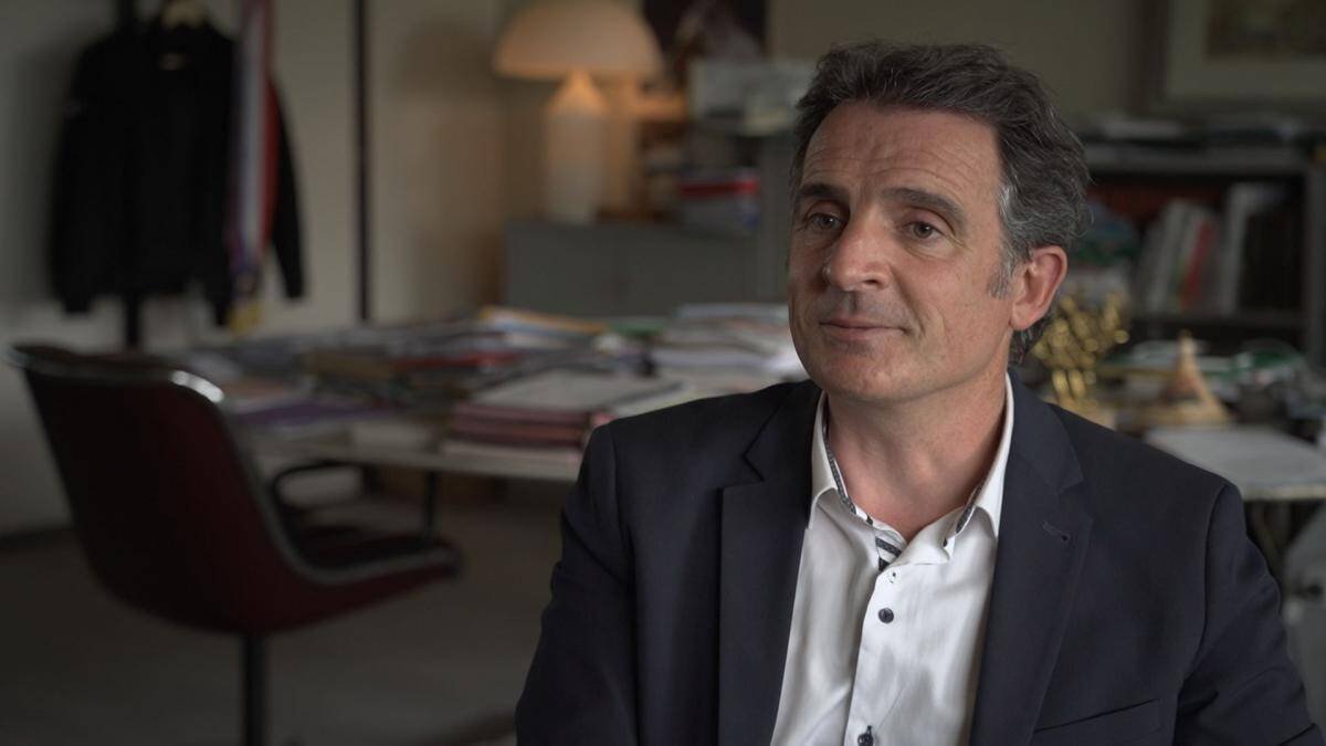 Eric Piolle, alcalde de la importante ciudad francesa de Grenoble, argumenta su propuesta en el incremento de la pluralidad o el respeto de la laicidad.