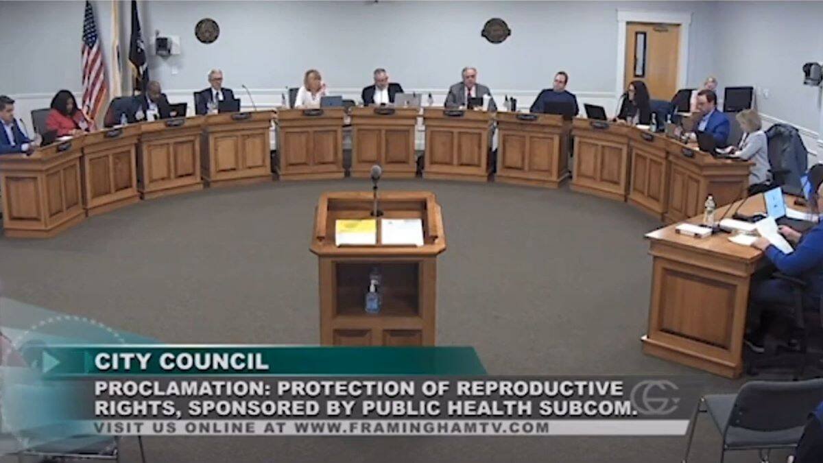 El pleno municipal de Framingham se reunió para apoyar el aborto y atacar a los centros provida, contexto de las 'despiadadas' palabras de Michael Hugo.