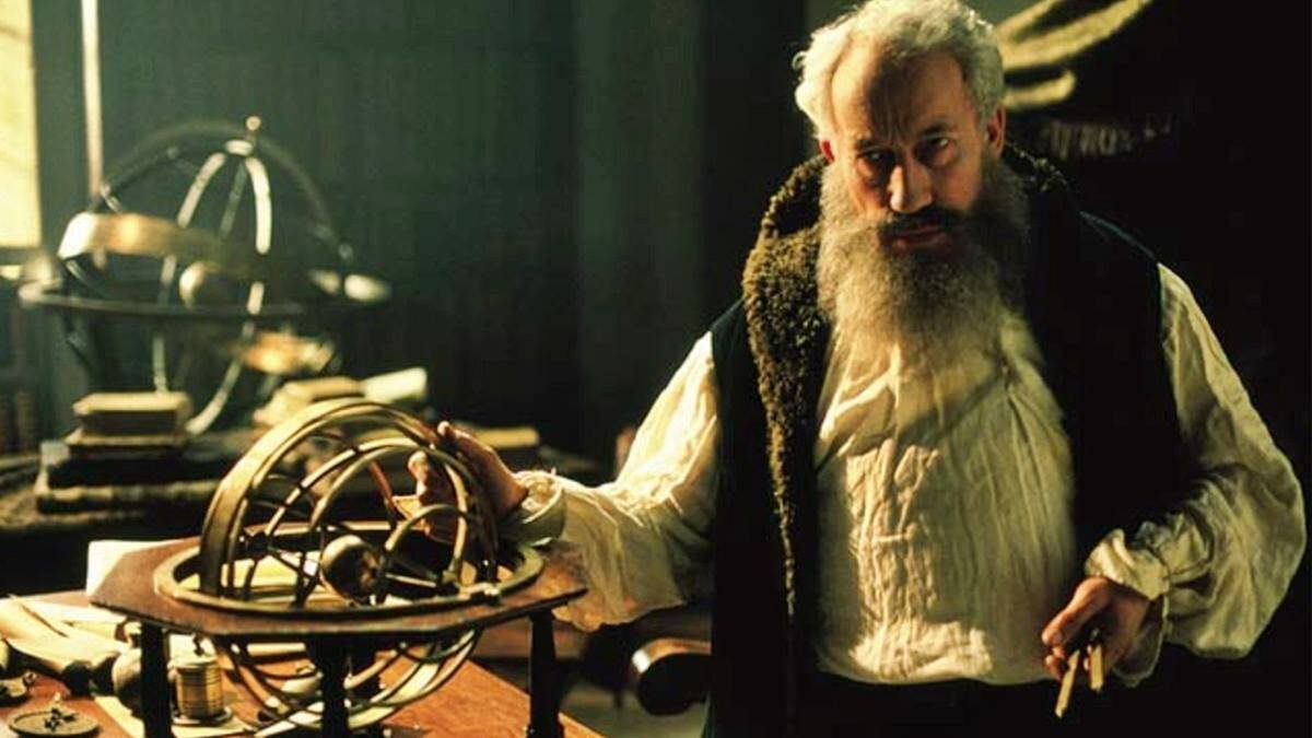 El actor británico Simon Callow interpretó a Galileo en el episodio 'Galileo's battle for the Heavens' (2002) de la serie de divulgación científica 'Nova' de la cadena pública estadounidense PBS.
