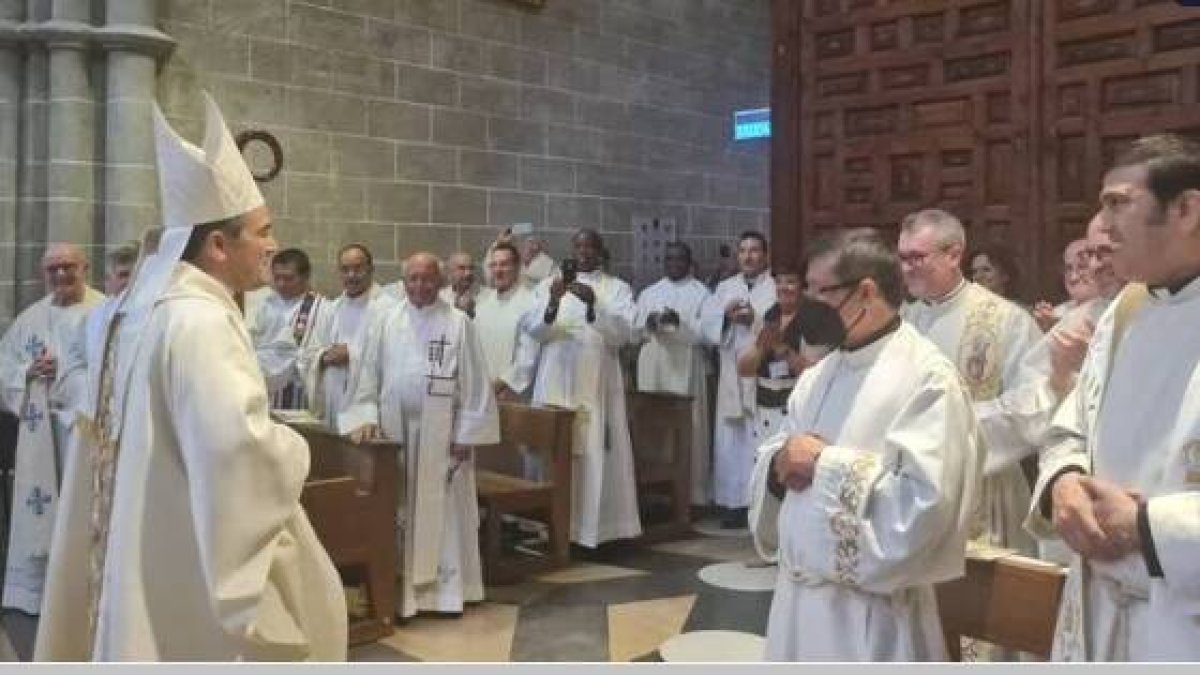 El obispo Rebollo, de Tarazona, con el clero de su diócesis