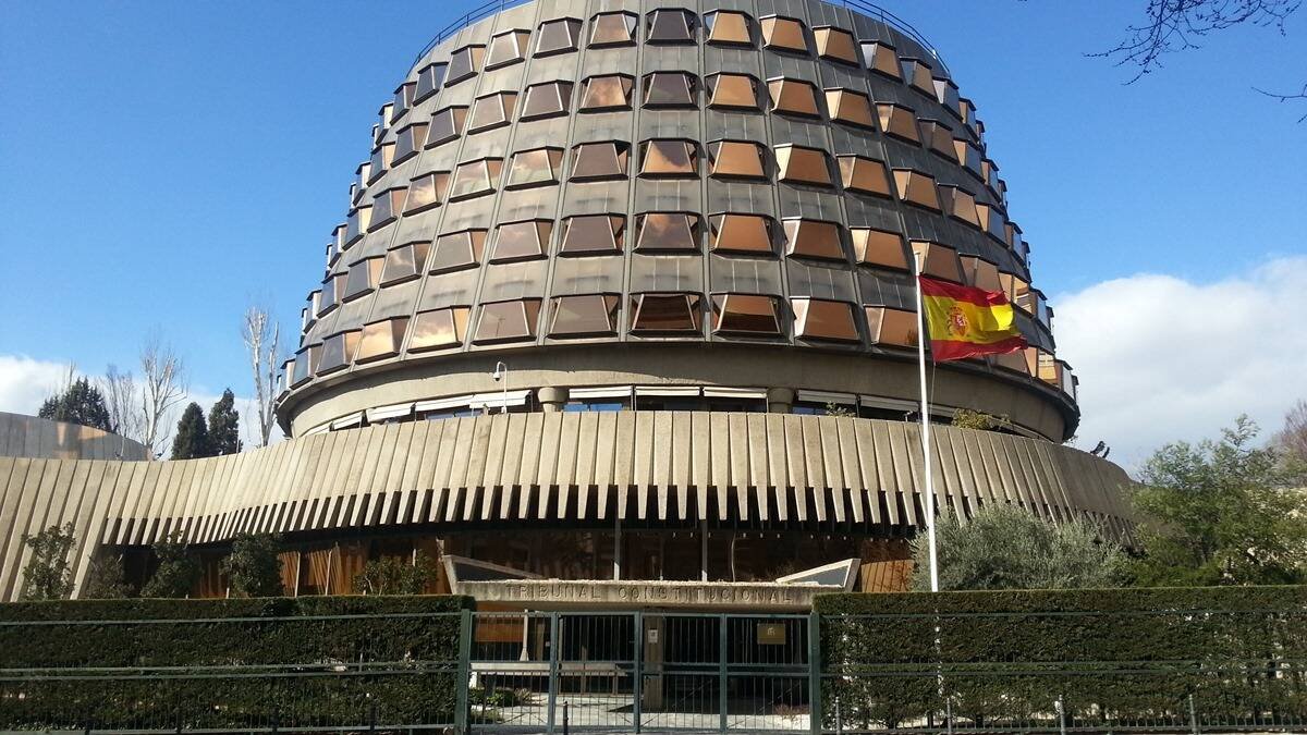 Durante trece años hubo claras mayorías 'conservadoras' en el Tribunal Constitucional, que cumplieron su misión de conservar la ley de plazos hasta que hubo una mayoría 'progresista', que en quince días la ratificó. Foto: Wikipedia.
