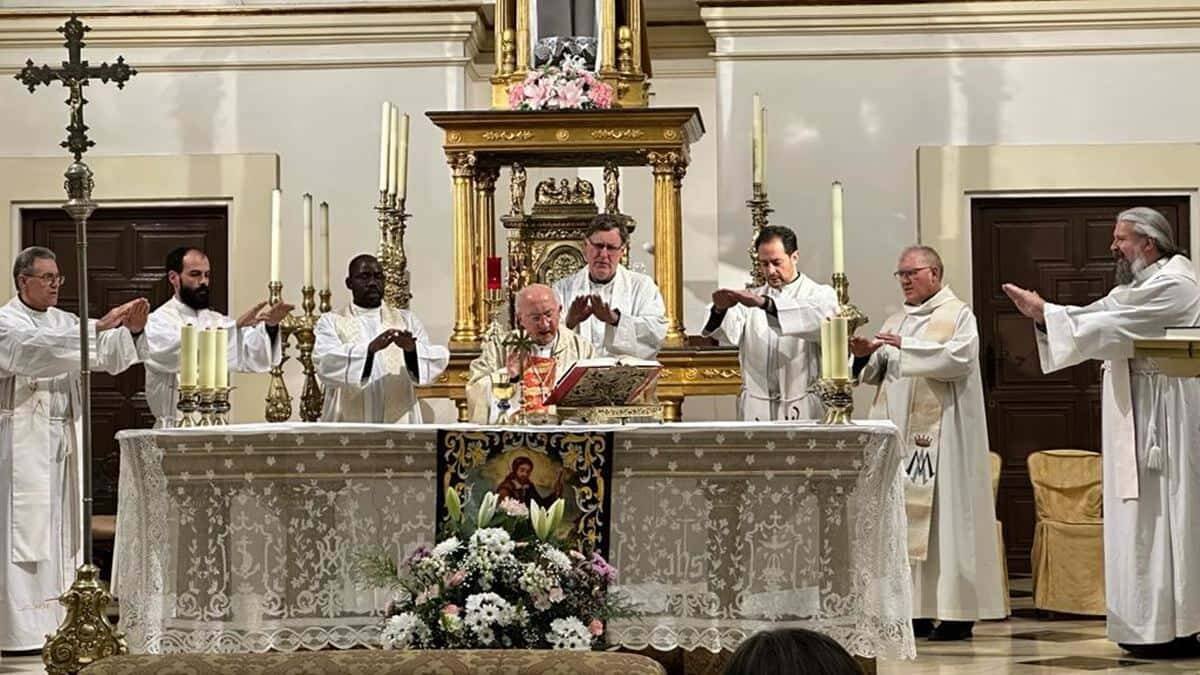 Misas presidida por monseñor Aldo Cavalli el 14 de mayo en la iglesia de San Martín de Tours, en Madrid.