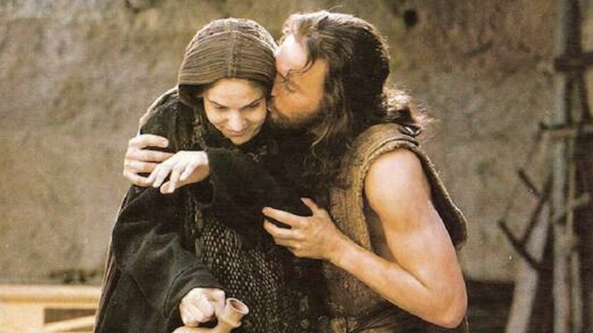 La Virgen María es la gran mediadora entre Dios y los hombres, es la mejor intercesora que puede tener cualquier persona: