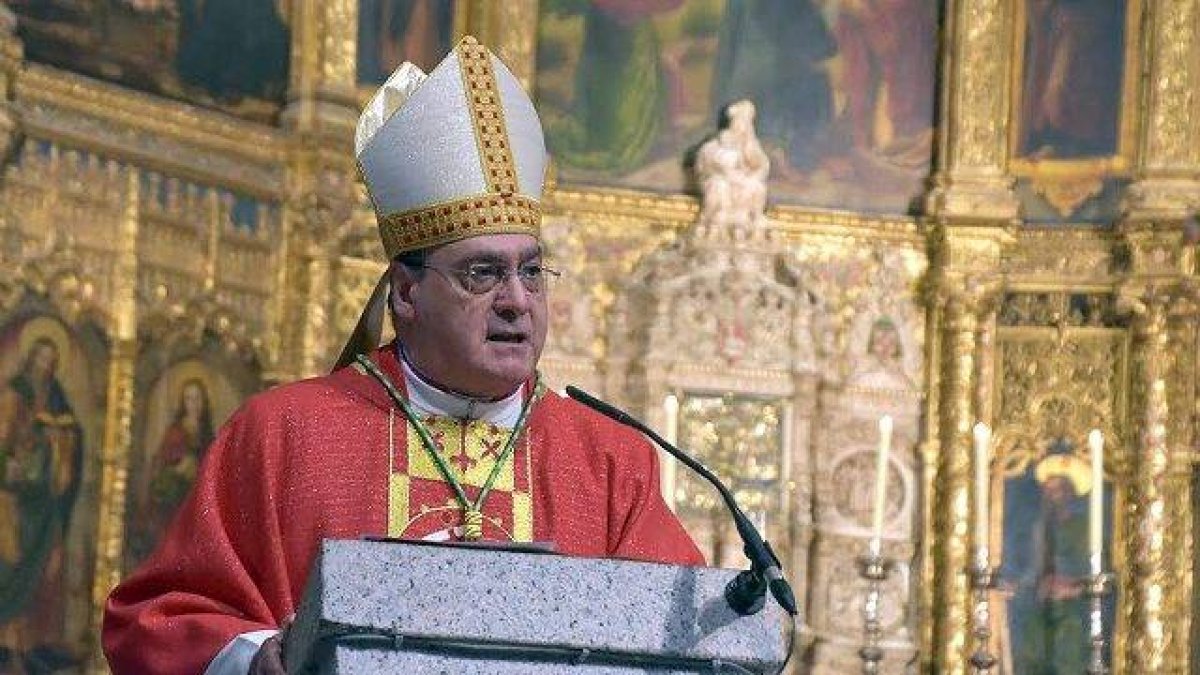 En su homilía por el 572 aniversario del nacimiento de Isabel la Católica, el Arzobispo de Granada José María Gil Tamayo reivindicó la