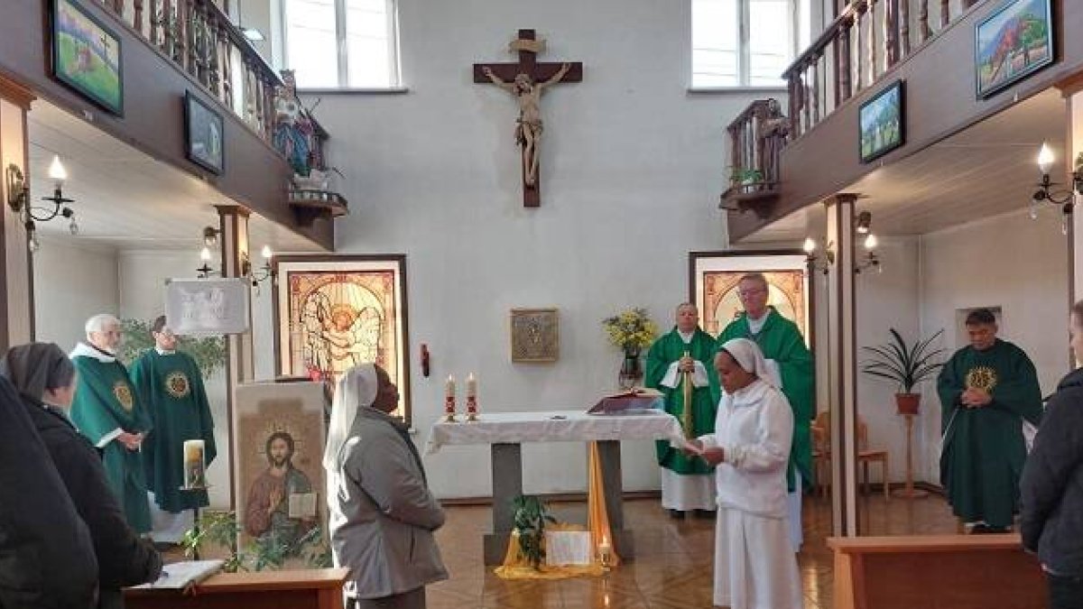 Una de las 9 parroquias católicas de Kirguistán, con religiosas, muy importantes en la misión allí
