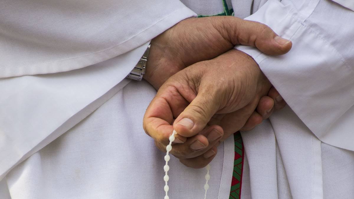 'El sacerdote que no reza es un sacerdote que, por muy activo que sea, hace infecunda su acción pastoral, porque no permite a Dios actuar a través suyo' .Foto: Juan Saravia / Cathopic.