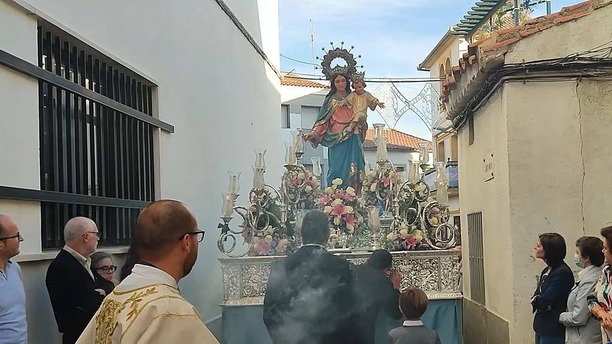 La devoción a María Auxiliadora está enormemente extendida por el mundo gracias en gran medida a Don Bosco y a los salesianos. En la imagen, procesión de María Auxiliadora en Pozoblanco (Córdoba), en 2022.