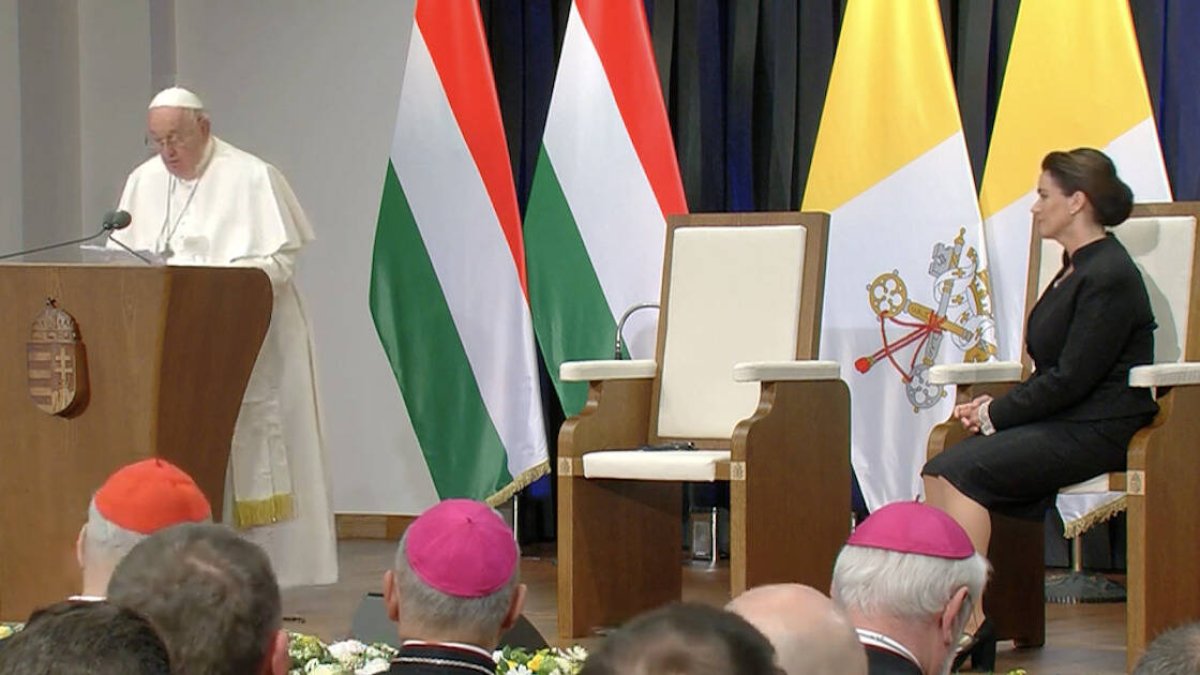 Francisco permanecerá en Hungría durante todo un fin de semana, que estará plagado de encuentros con jóvenes y religiosos: