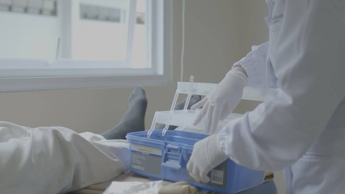 Ensalzar la 'autonomía personal' por encima de la ley natural objetiva ha conducido precisamente, a través de la eutanasia, al sometimiento de la 'autonomía personal' a presiones inauditas. Foto (contextual): Muhamad Reza Junianto / Unsplash.