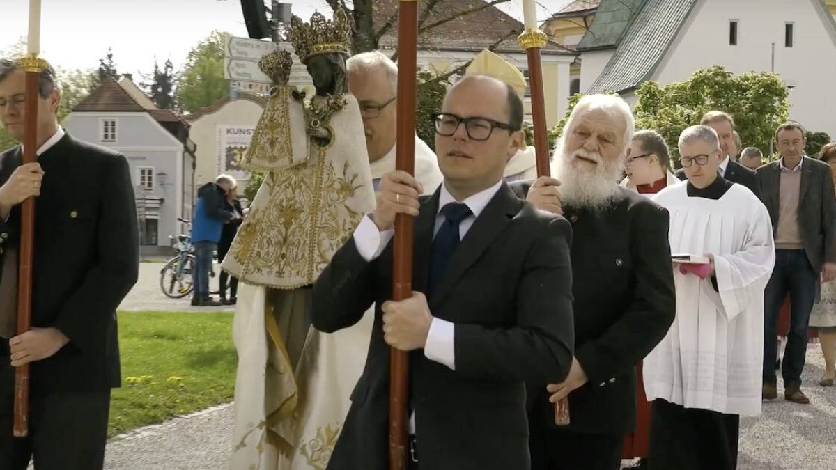 La peregrinación de Ratisbona al santuario de Nuestra Señora de Altötting (Baviera) está considerada la más importante de toda Alemania. Hasta la localidad, acuden miles de fieles y turistas al año.