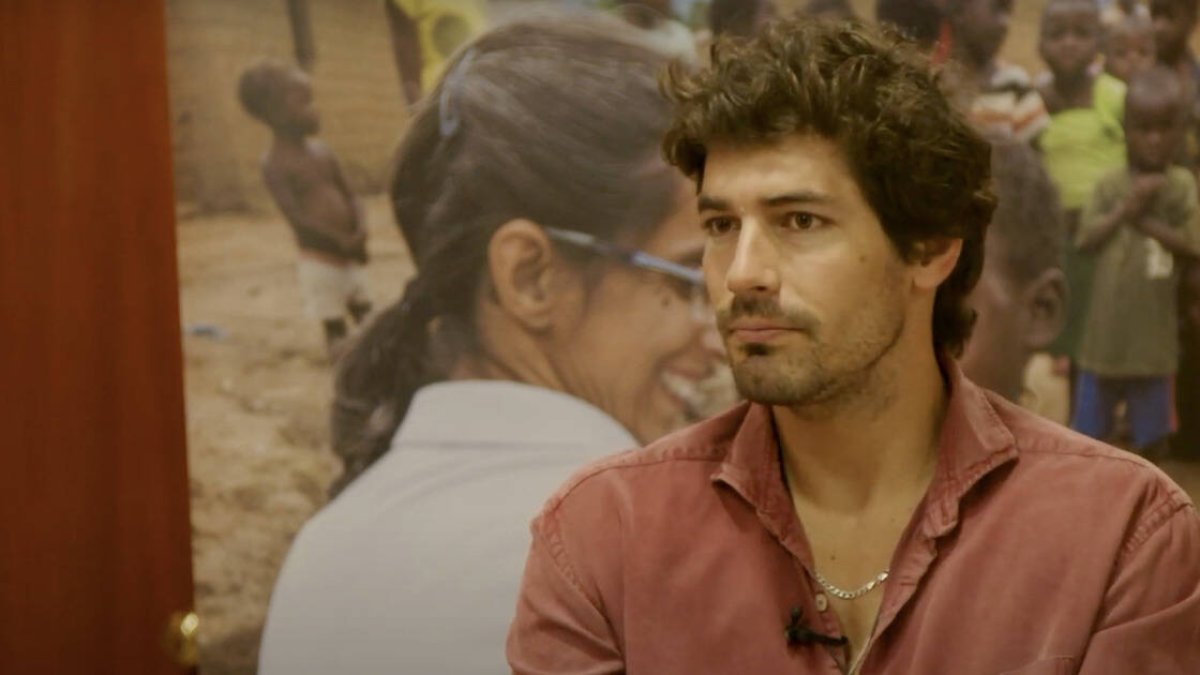 La tertulia, moderada por el director nacional de OMP, trata la actualidad de su figura o las virtudes que más llaman la atención a los jóvenes (en la foto: el modelo e