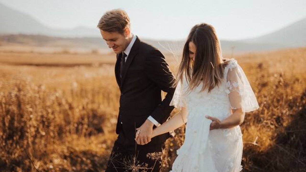 En el matrimonio, los cónyuges descubren juntos nuevos territorios - foto de Sandro Crepulja en Pexels