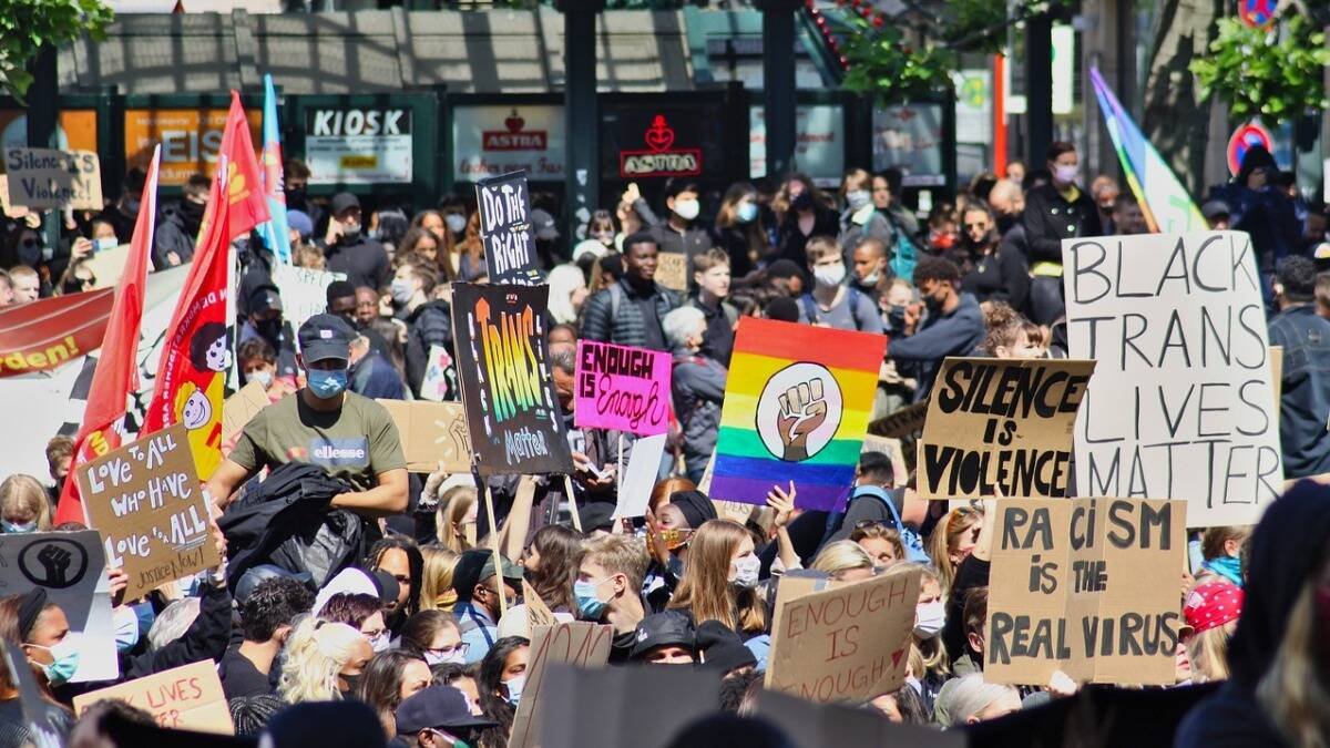 Black Lives Matter es la plasmación woke del arrepentimiento sin perdón y de la eliminación de Dios para sustituirle por hombres idolatrados.