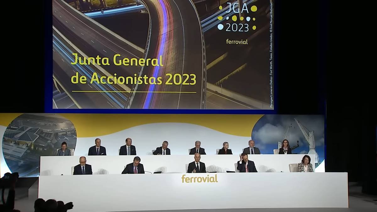 A finales de febrero, Ferrovial anunció su intención de trasladar su sede social a los Países Bajos, al amparo de una legislación aprobada por el partido que ahora se lo reprocha.