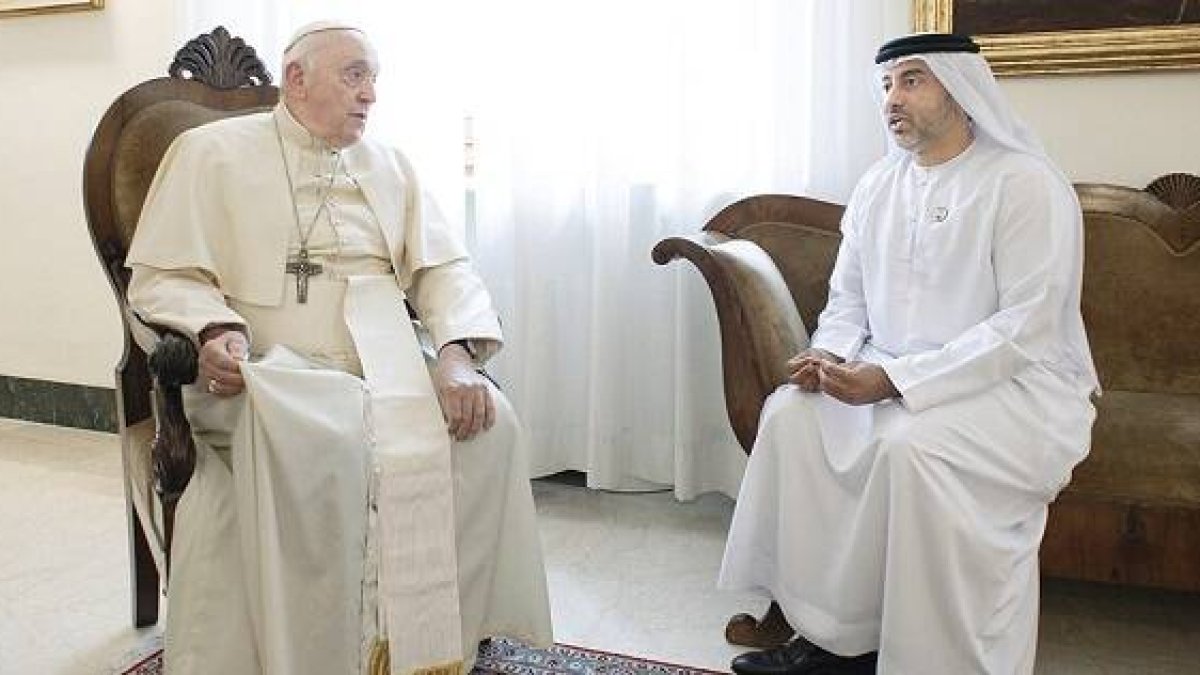 El Papa es entrevistado en el Vaticano por el periódico Al Ittihad de Emiratos Árabes