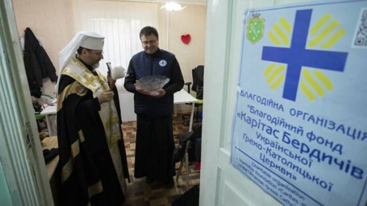 El arzobispo Shevchuk bendice los nuevos locales de Caritas en Berdichev, la ciudad ecuménica de Vasili Grossman