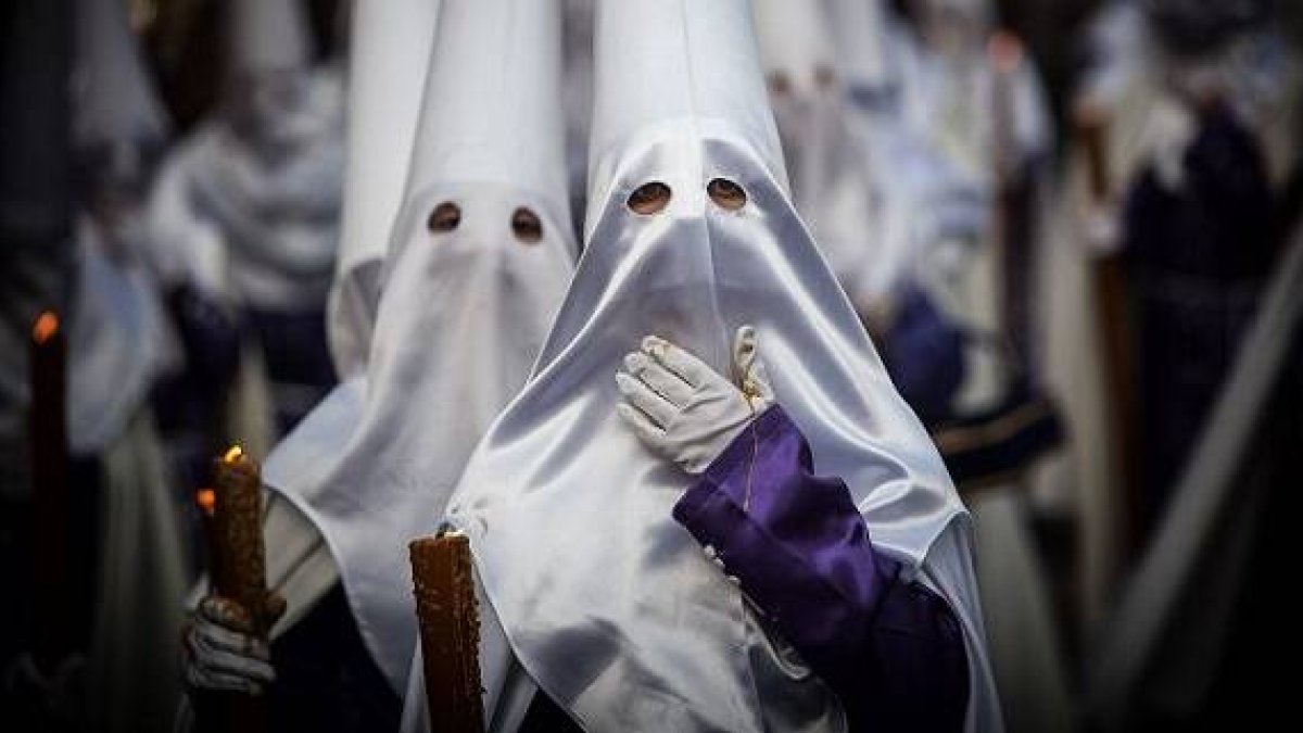 La devoción y religiosidad popular puede ayudar a llevar la luz de la fe a muchos