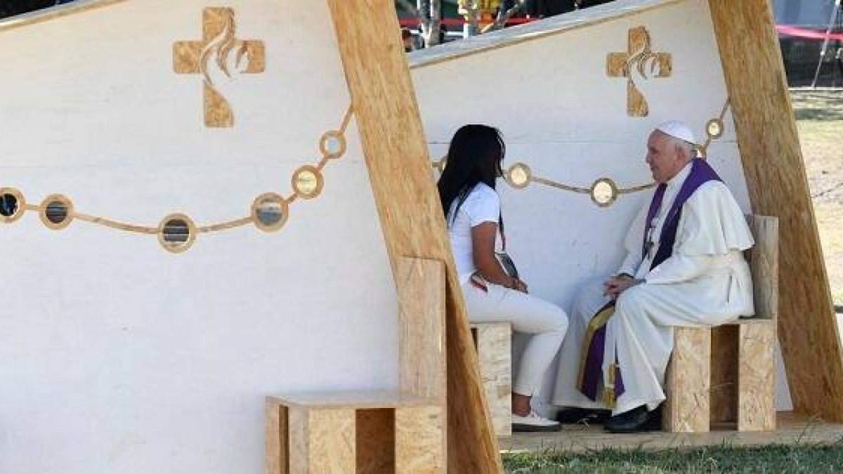 Francisco confesó a una guatemalteca de 33 años en el Parque del Perdón, a un italiano y a un español