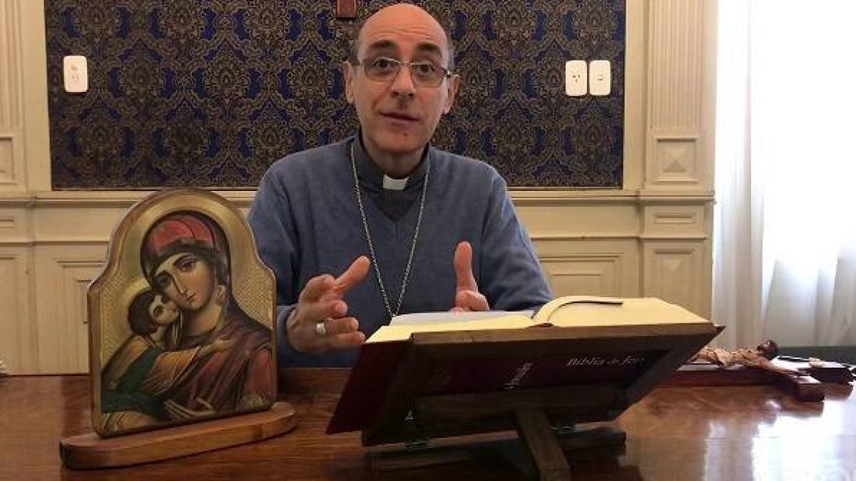 Víctor Manuel Fernández, nuevo Prefecto de Doctrina de la fe, tiene un libro muy popular que muchos miles de fieles usan para rezar