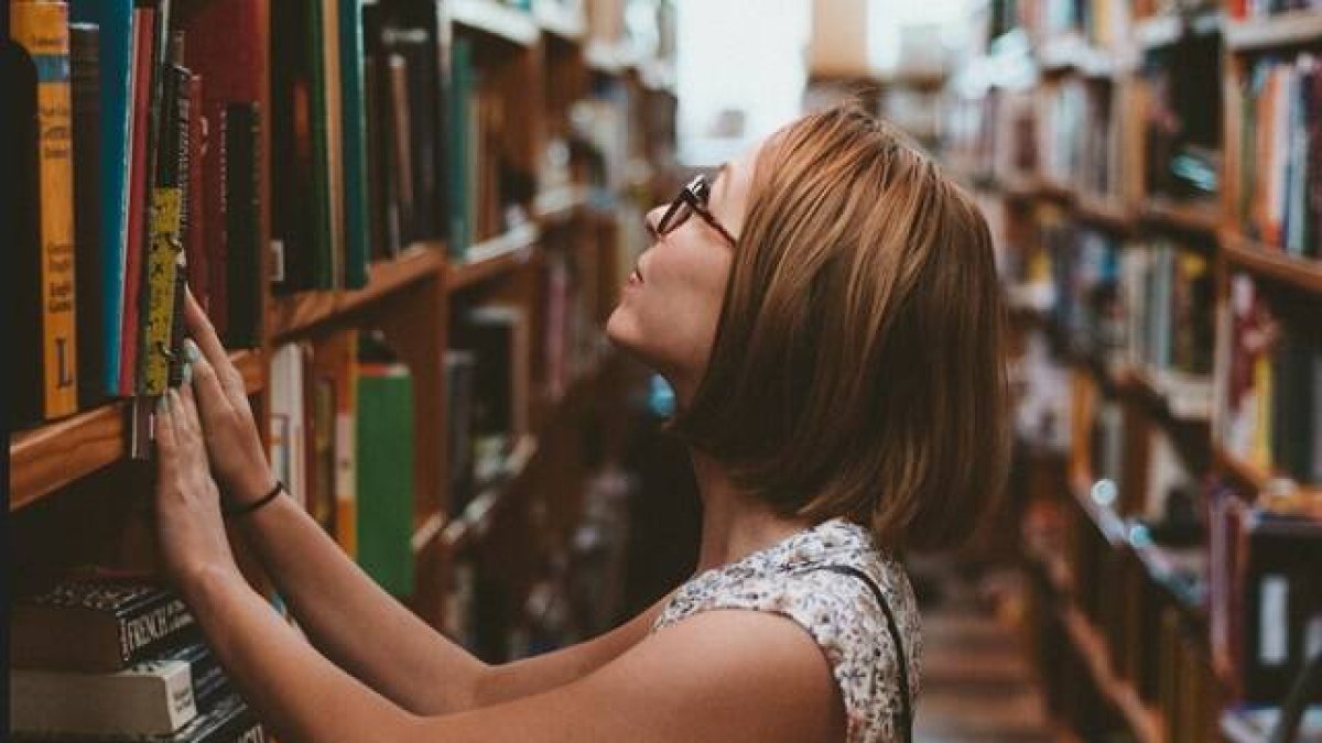 ¿Buscando lectura espiritual para el verano de 2023? El obispo Munilla da sus recomendaciones - foto de Clay Banks para Unsplash