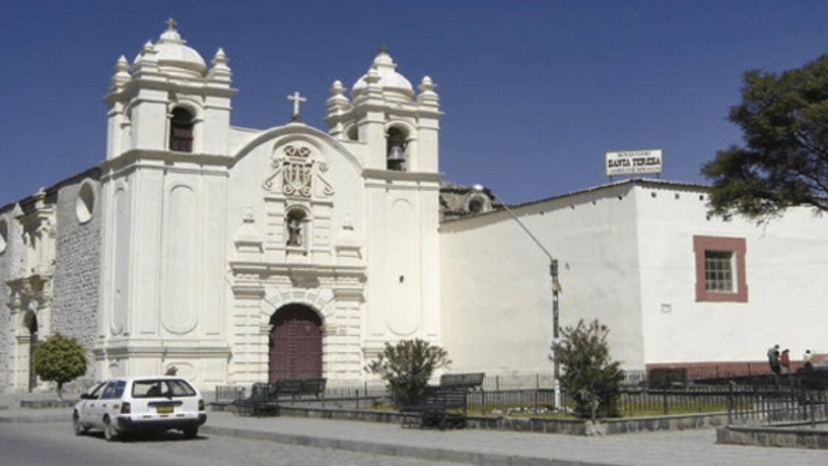 Las noches son angustiosas para las carmelitas del Monasterio de Santa Teresa de Ayacucho (Perú), aunque las puertas del complejo hayan sido reforzadas con planchas de metal.