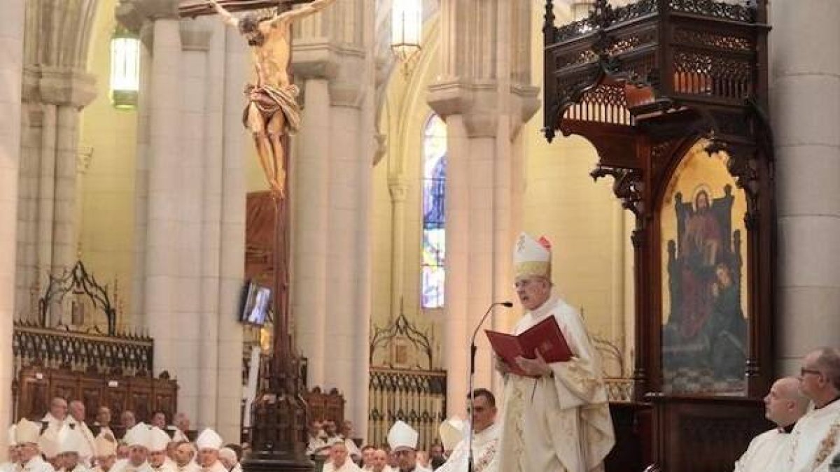 El cardenal Osoro en su misa de despedida al frente de la diócesis de Madrid el 24 de junio