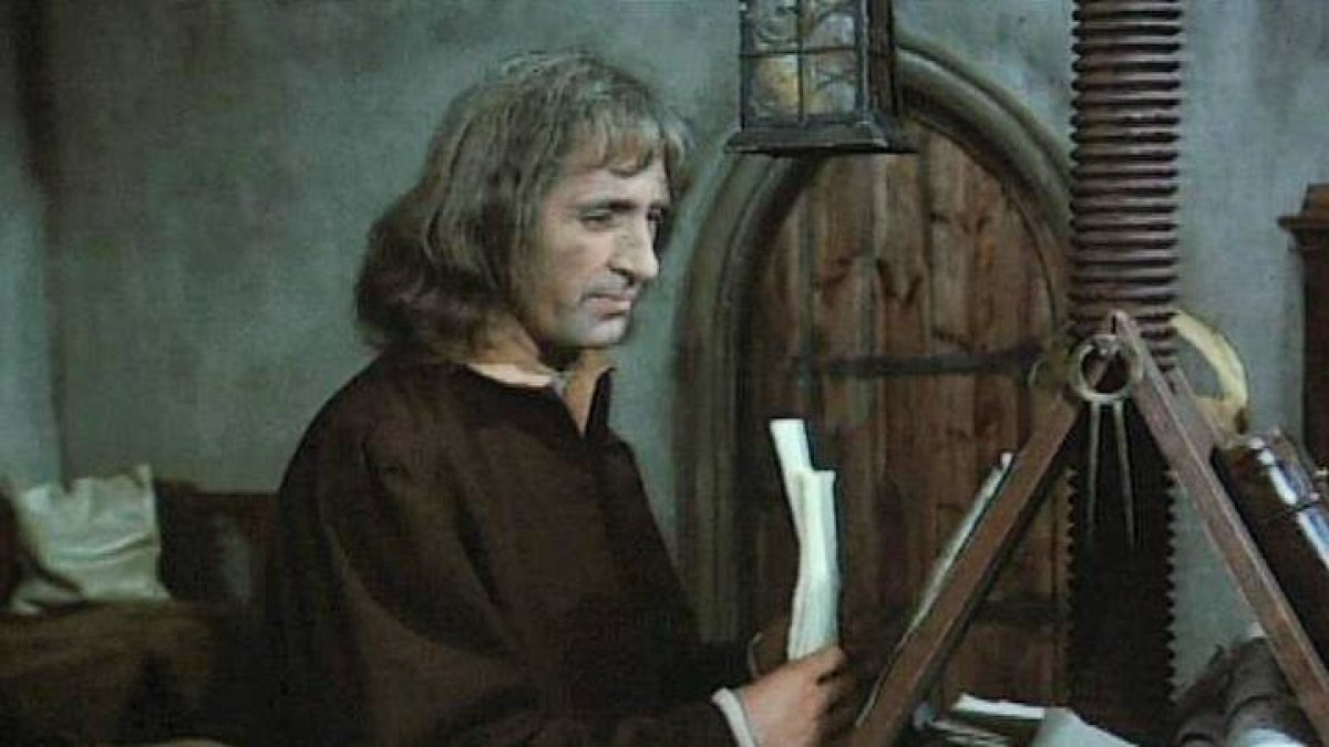 Andrzej Kopiczynski interpretó a Nicolás Copérnico en «Kopernik» (1973), coproducción entre Polonia y Alemania Oriental -ambos países, entonces comunistas- dirigida por Ewa Petelska y Czeslaw Petelski.