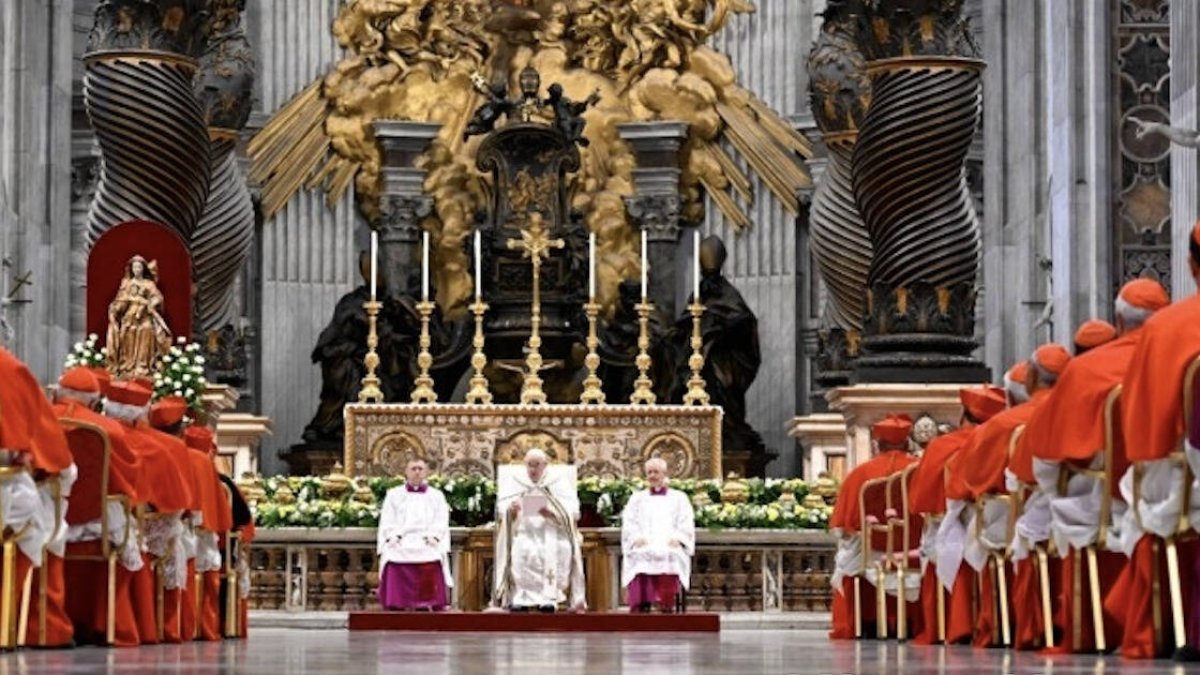 La idea es ofrecer a la gente perfiles breves, tocando el aspecto cultural, los lugares de destino de los cardenales, dónde están haciendo misión... su trayectoria vital, sacerdotal, episcopal,