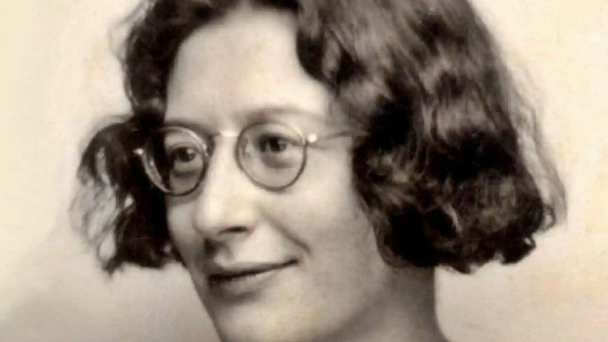 Simone Weil, de origen judío y raíces agnósticas, se quedó a las puertas del bautismo, pero hizo profesión expresa de fe en la Trinidad y en la Eucaristía.