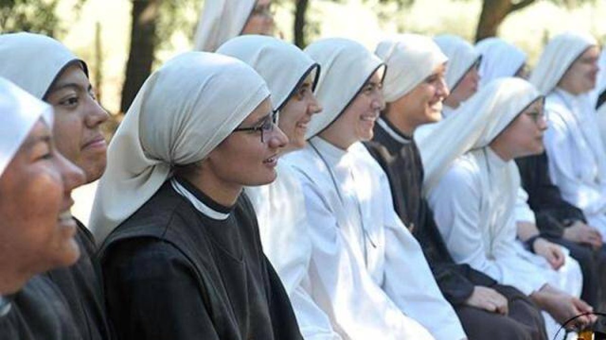 Las Hermanas peregrinas de la Eucaristía tienen un nuevo hogar para las hermanas postulantes desde el pasado mes de mayo, cuando ocuparon el vacío dejado por la marcha de los monjes benedictinos.