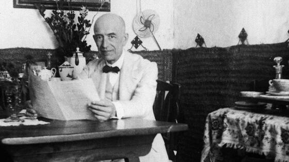 Manuel de Falla en 1928 en La Antequeruela, cinco años después de su Retablo de Maese Pedro