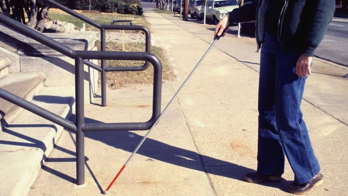 A veces miramos a las personas con discapacidad como errores de Dios, en vez de como sus hijos más queridos. Foto: CDC / Unsplash.