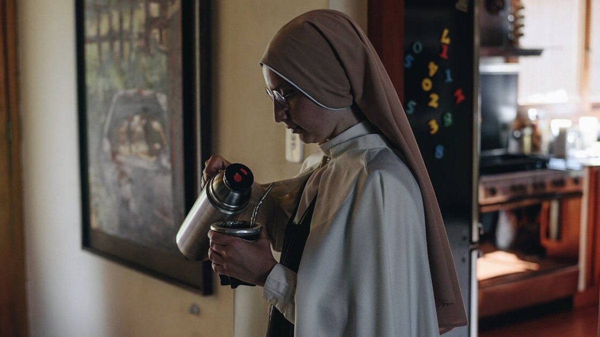 Sor Catalina nunca había oído hablar del Carmelo hasta la JMJ de Madrid en 2011, sin embargo en seguida se sintió atraída por el carisma y la espiritualidad carmelita. Hoy atiende la casa natal de Santa Teresa de Jesús, en Francia.