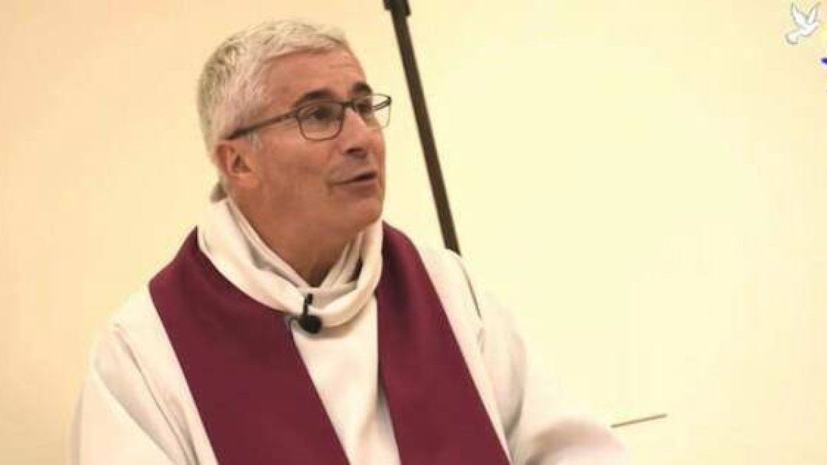 Emmanuel Tois pudo ser sacerdote gracias a su experiencia como juez durante 16 años.