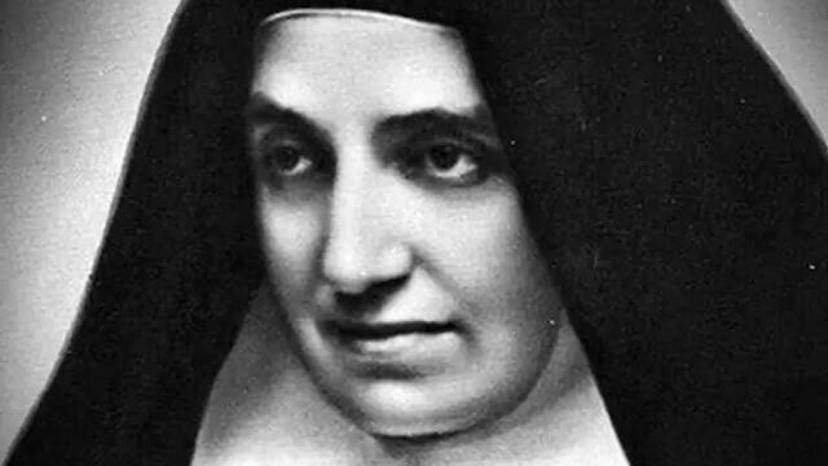 Apolonia del Santísimo Sacramento (en el siglo, Apolonia Lizárraga, 1867-1936), martirizada por milicianos anarquistas y beatificada por Benedicto XVI en 2007.