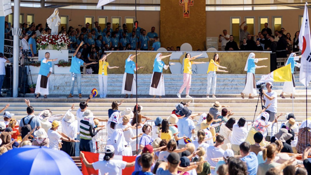 Durante su inauguración se rezó el Rosario y se celebró la Santa Misa presidida por el Nuncio Apostólico y 486 sacerdotes concelebrantes.