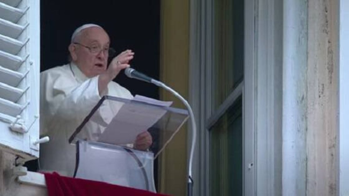El Papa Francisco en su rezo del Ángelus comenta la parábola de las diez vírgenes