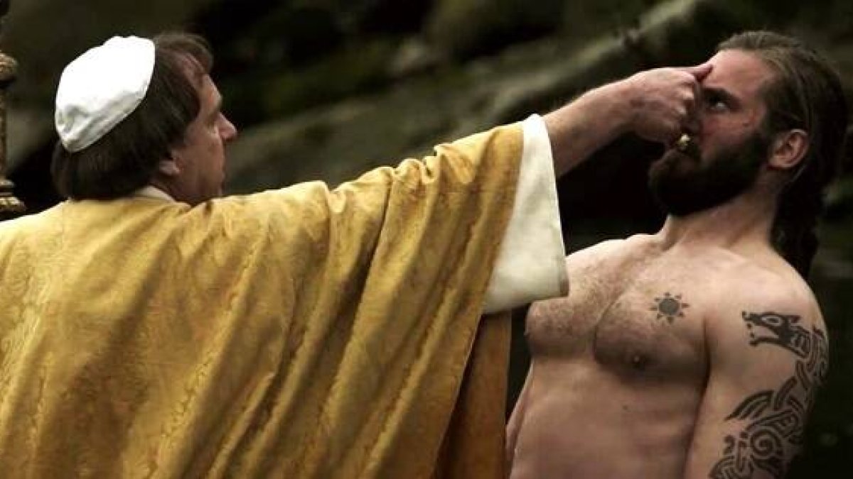 Bautizo del vikingo Rollo en la teleserie Vikingos; San Rimberto y San Óscar fueron valientes en sus viajes misioneros
